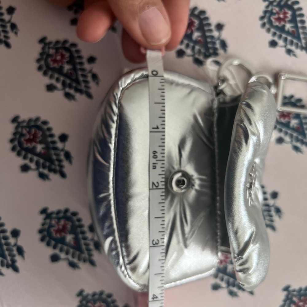 TORY BURCH• Silver Puffy Card Holder/airpod holder - Picture 11 of 11